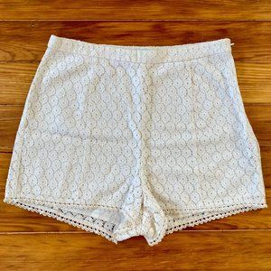 KIMCHI BLUE || CROCHET LACE HOT PANT
